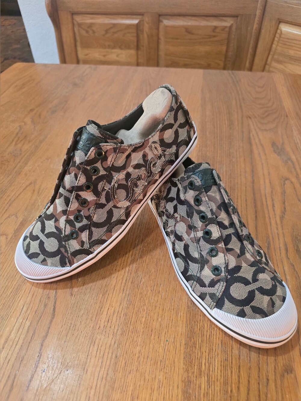 NWOB Coach Keeley Slip On Sneakers Brown & Black w/Side Shoe Logo-Size 9